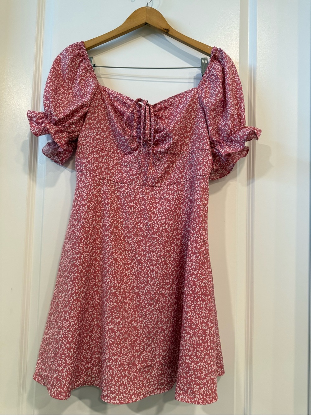 Women’s Pink Floral Puff-Sleeve Mini Dress